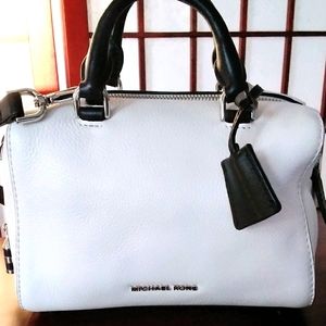 🦋SOLD🦋 Michael Kors | Small Cross Body Bag NWOT